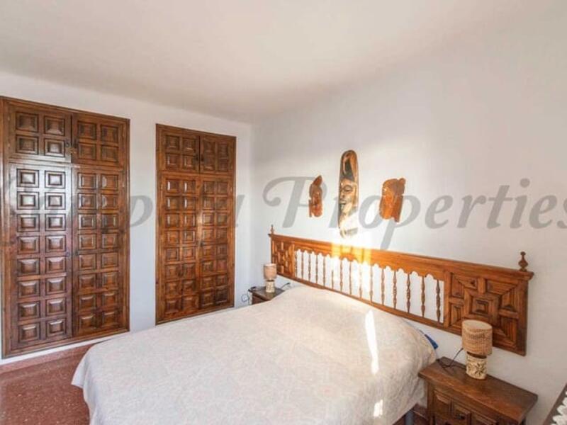 2 bedroom Townhouse for Long Term Rent