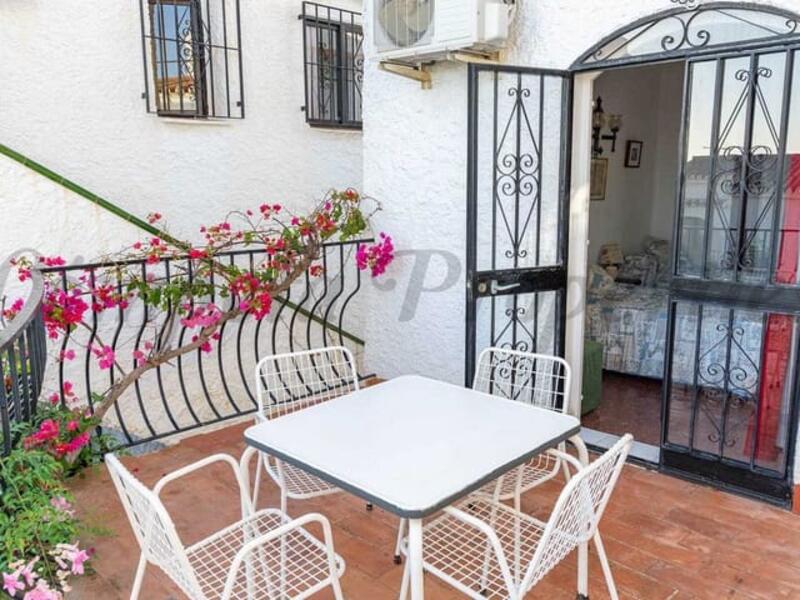 2 bedroom Townhouse for Long Term Rent