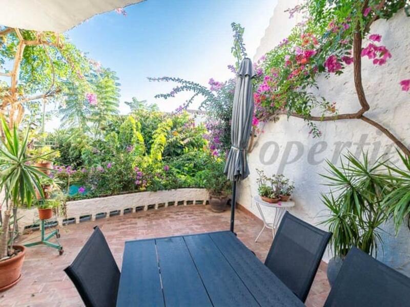 2 bedroom Townhouse for Long Term Rent