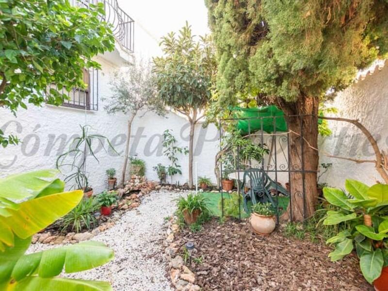 2 bedroom Townhouse for Long Term Rent