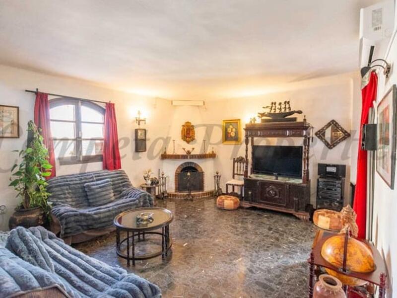 2 bedroom Townhouse for Long Term Rent