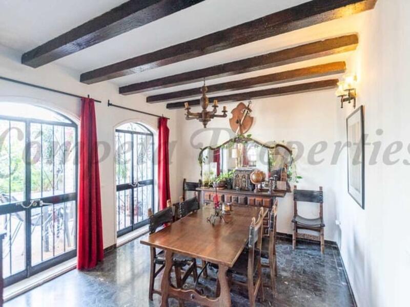 2 bedroom Townhouse for Long Term Rent