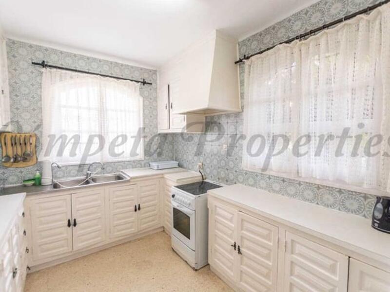 2 bedroom Townhouse for Long Term Rent