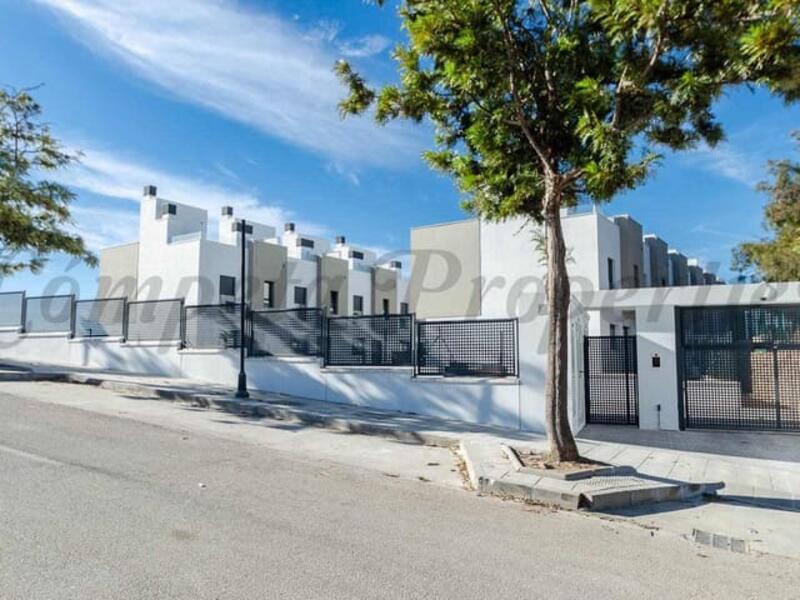 Adosado en venta en Torre del Mar, Málaga