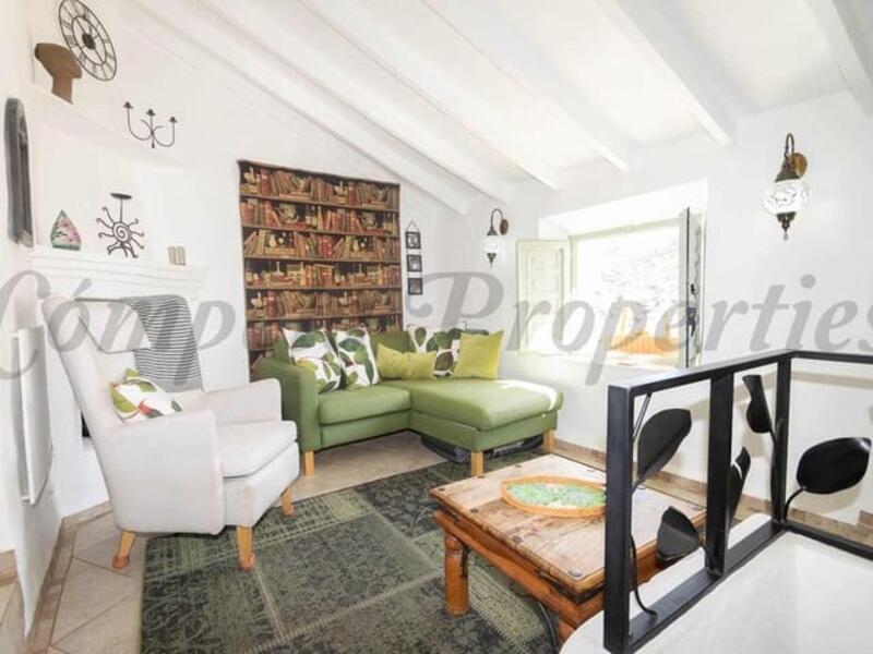 2 bedroom Townhouse for sale