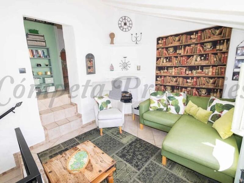 2 bedroom Townhouse for sale