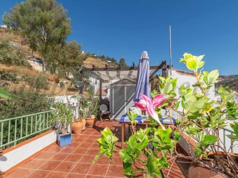 2 bedroom Townhouse for sale