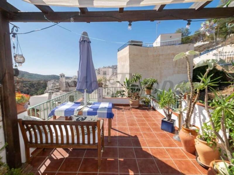 2 bedroom Townhouse for sale