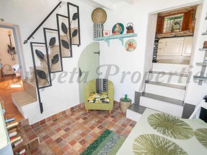 2 bedroom Townhouse for sale