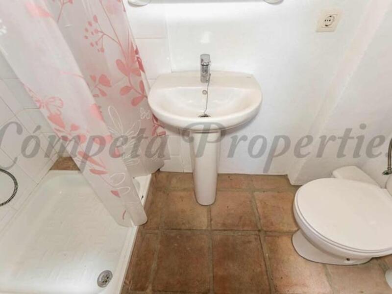 4 bedroom Townhouse for sale