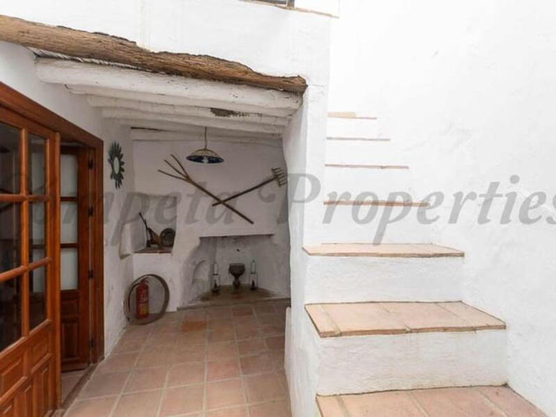 4 bedroom Townhouse for sale