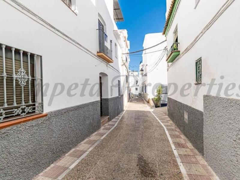 3 bedroom Townhouse for sale