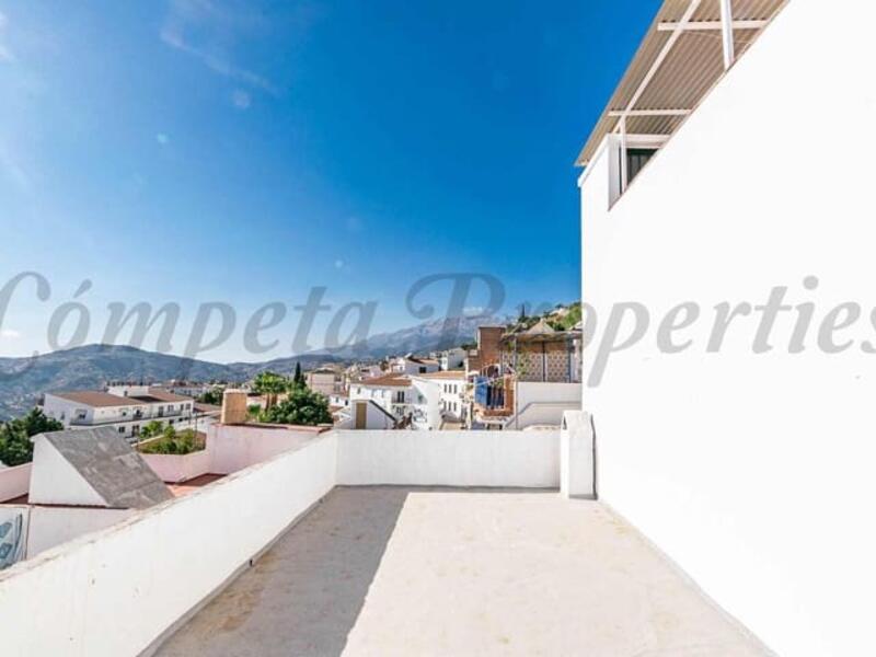 3 bedroom Townhouse for sale