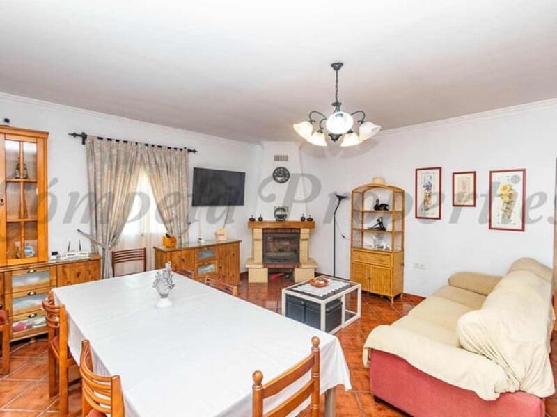 3 bedroom Country House for sale