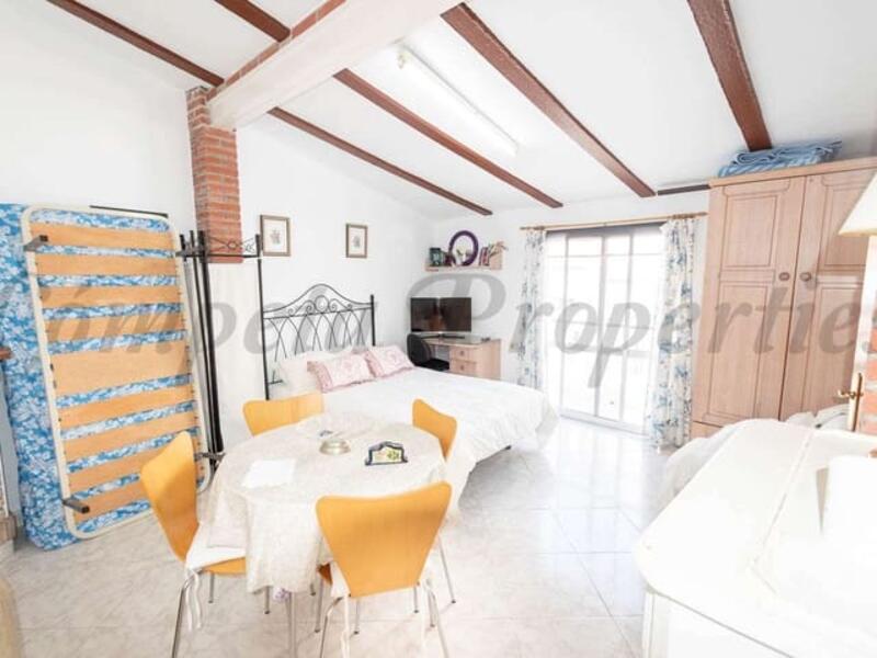1 bedroom Apartment for Long Term Rent