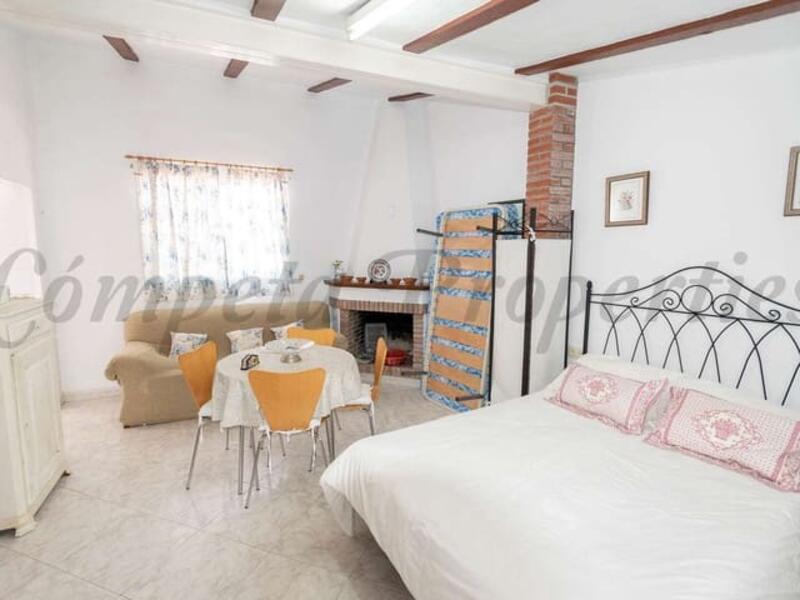 1 bedroom Apartment for Long Term Rent