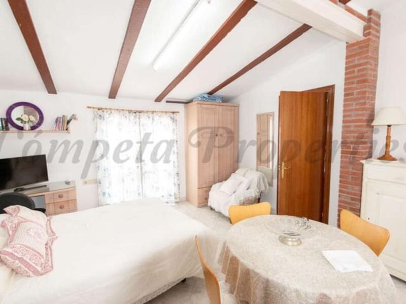 1 bedroom Apartment for Long Term Rent