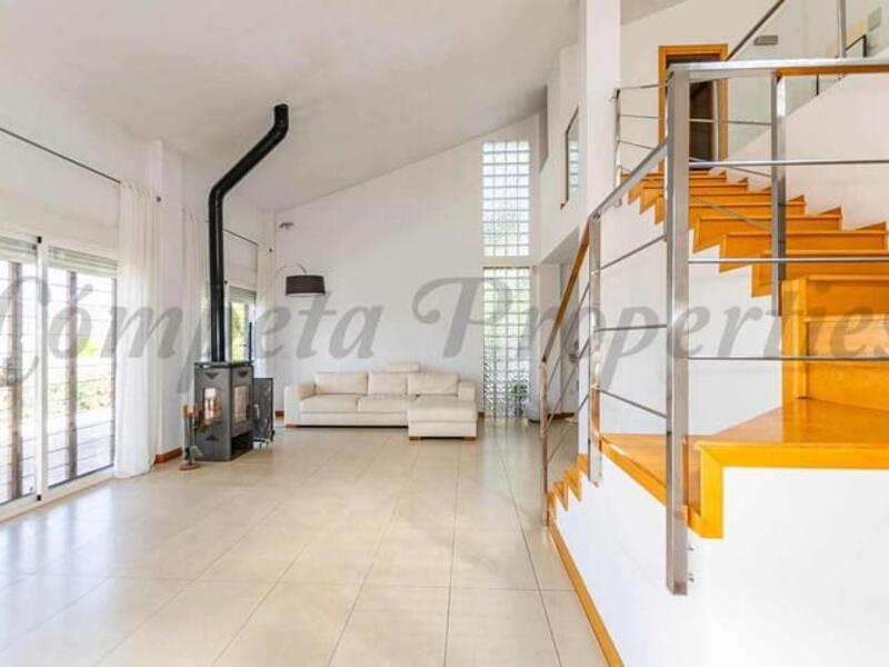 3 bedroom Country House for sale 3 bedroom Country House for sale