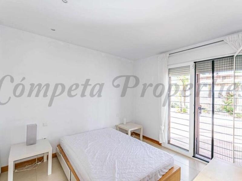 3 bedroom Country House for sale 3 bedroom Country House for sale