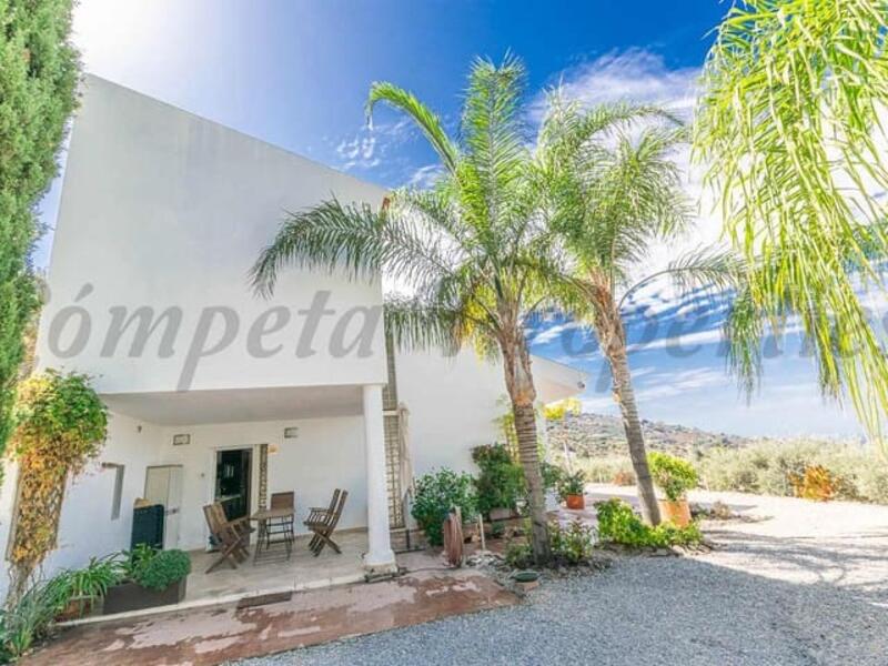 3 bedroom Country House for sale 3 bedroom Country House for sale