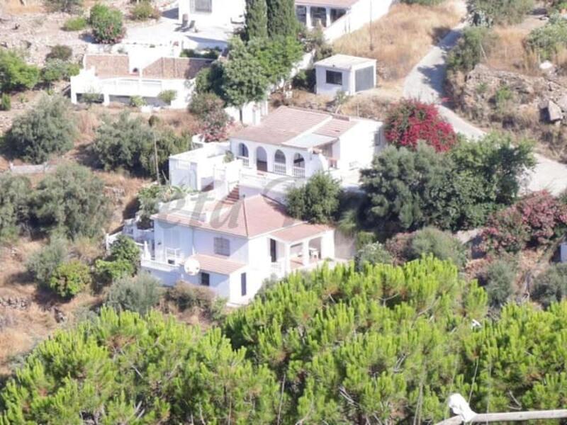 4 bedroom Country House for sale