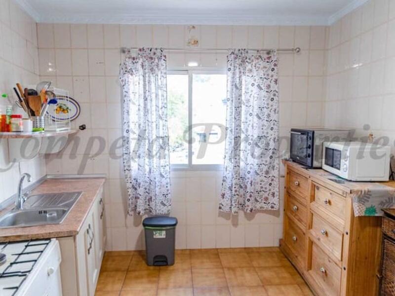 5 спальная комната городская тюрьма продается