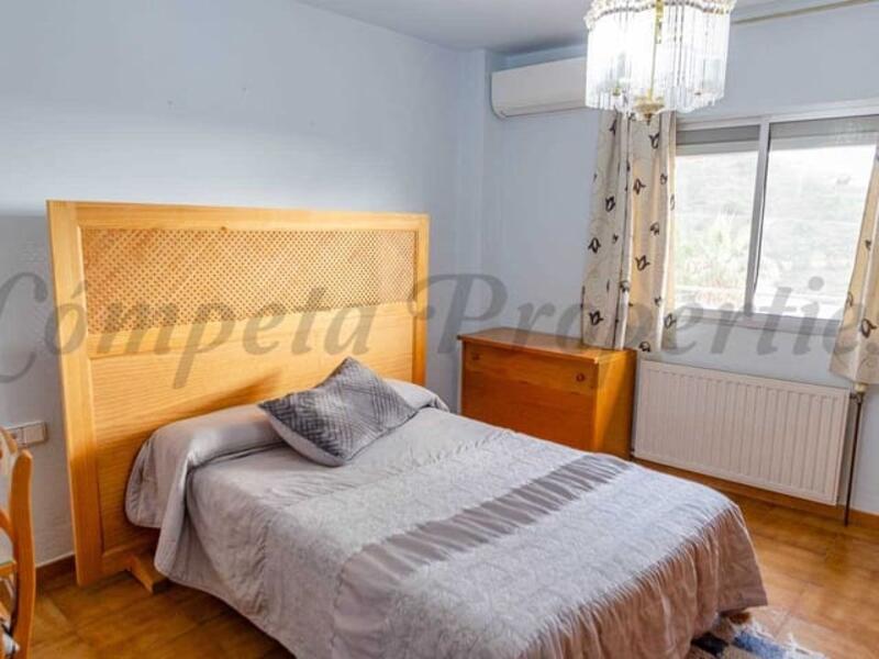 5 спальная комната городская тюрьма продается