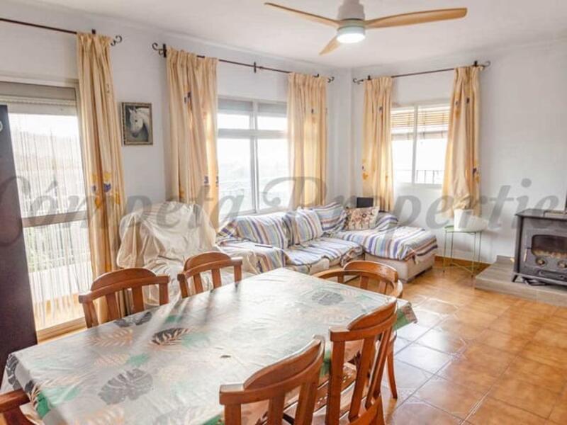 5 спальная комната городская тюрьма продается