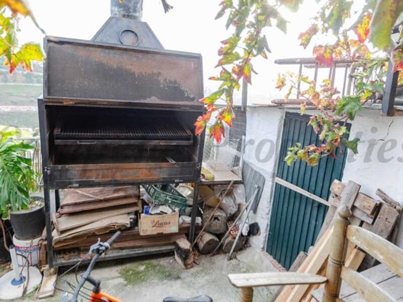 5 спальная комната городская тюрьма продается