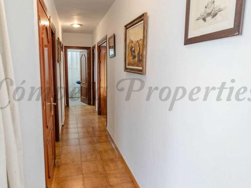 5 спальная комната городская тюрьма продается