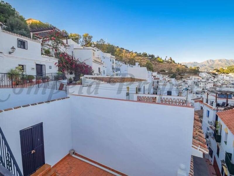 3 soveværelse Byhus til salg