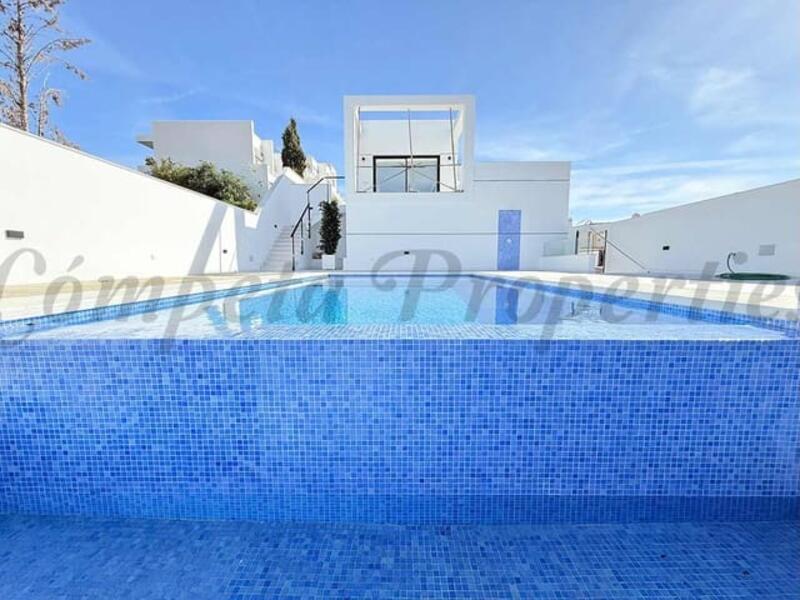 вилла продается в Torrox, Málaga