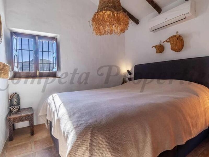 3 bedroom Country House for sale 3 bedroom Country House for sale