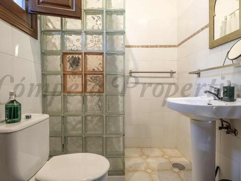 3 bedroom Country House for sale 3 bedroom Country House for sale