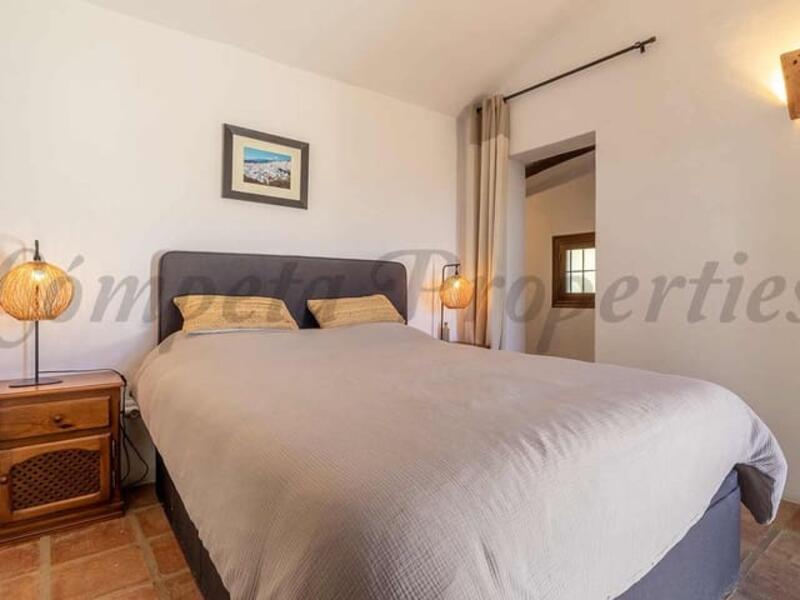 3 bedroom Country House for sale 3 bedroom Country House for sale