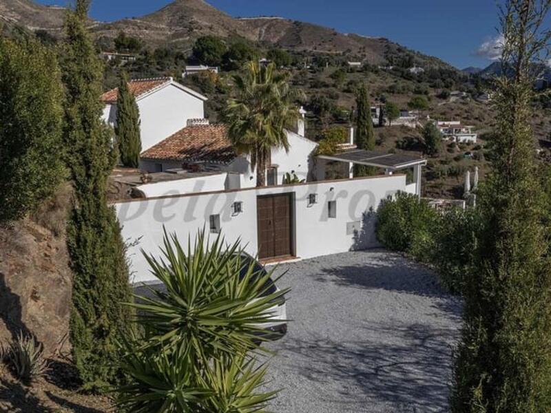 3 bedroom Country House for sale 3 bedroom Country House for sale