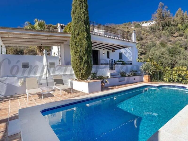 3 bedroom Country House for sale 3 bedroom Country House for sale