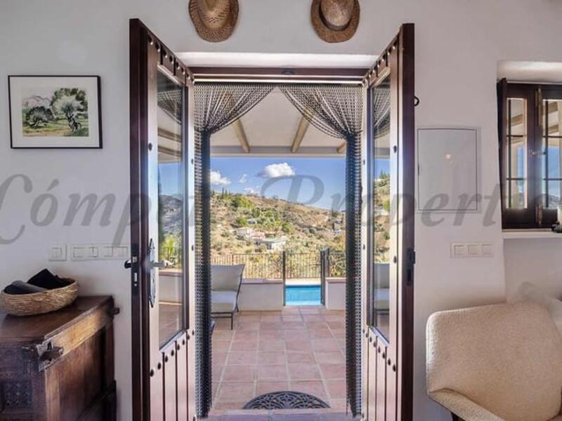 3 bedroom Country House for sale 3 bedroom Country House for sale