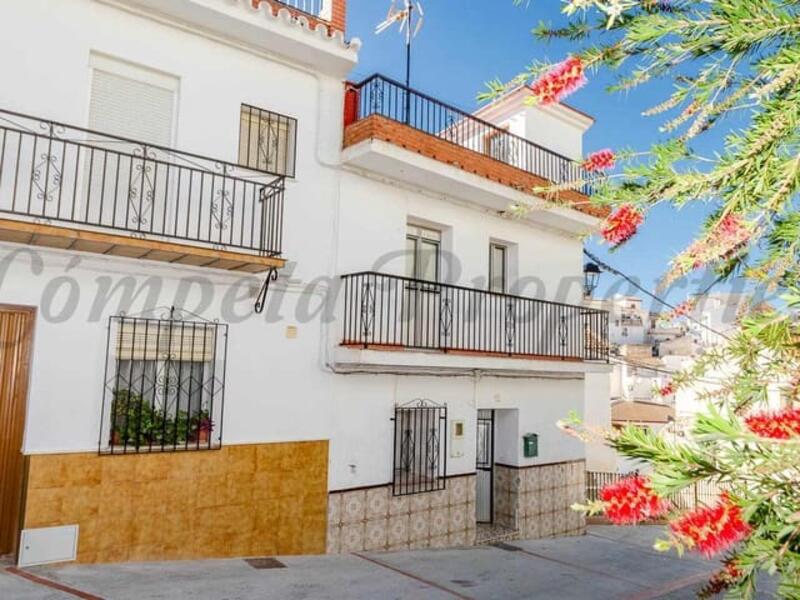 2 bedroom Townhouse for sale