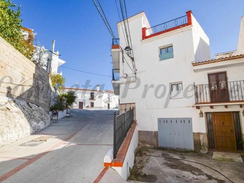 2 bedroom Townhouse for sale