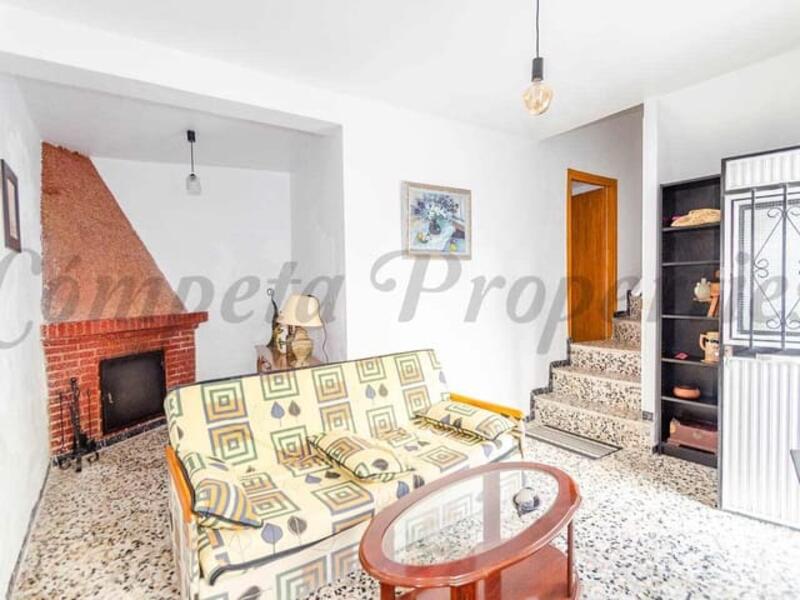 2 bedroom Townhouse for sale