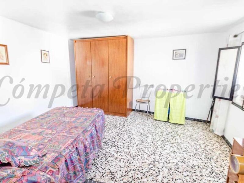 2 bedroom Townhouse for sale