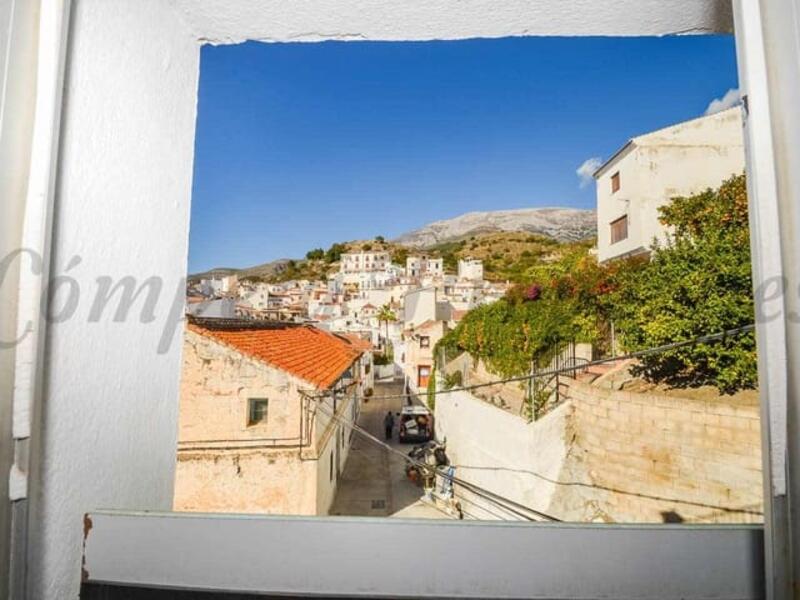 2 bedroom Townhouse for sale