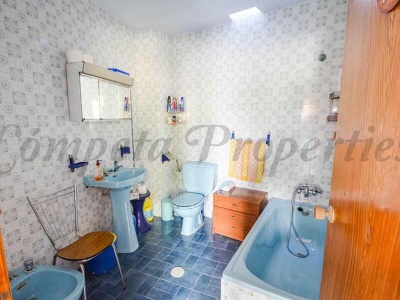 2 bedroom Townhouse for sale