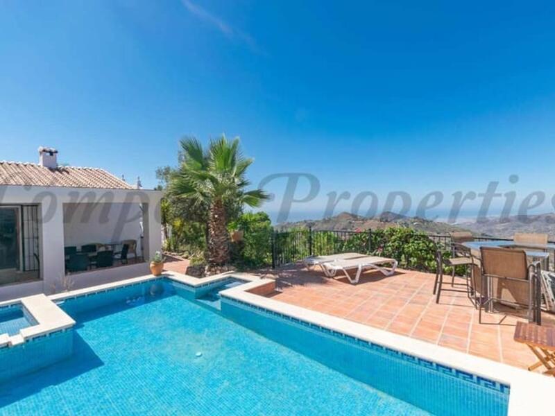Villa for sale in Competa, Málaga