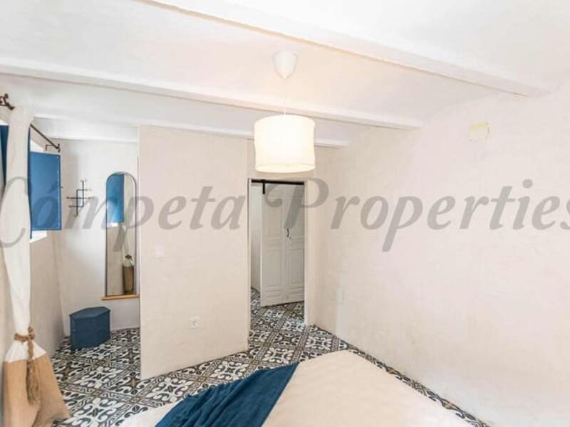 3 спальная комната городская тюрьма продается