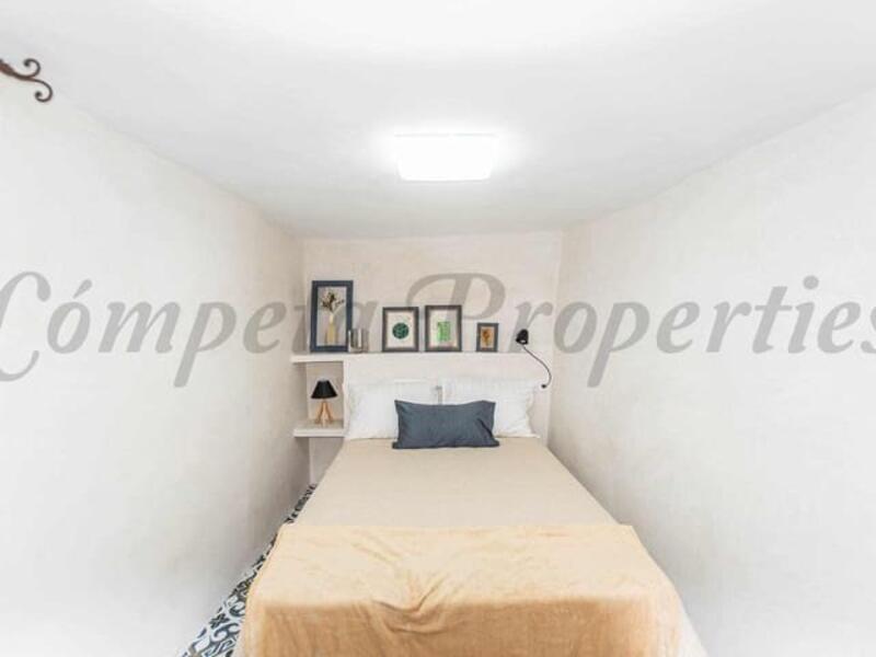 3 спальная комната городская тюрьма продается