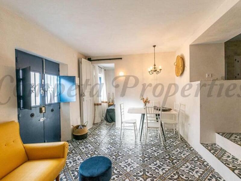 3 спальная комната городская тюрьма продается