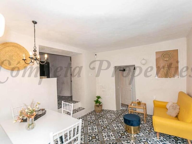 3 спальная комната городская тюрьма продается