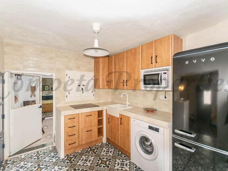 3 спальная комната городская тюрьма продается